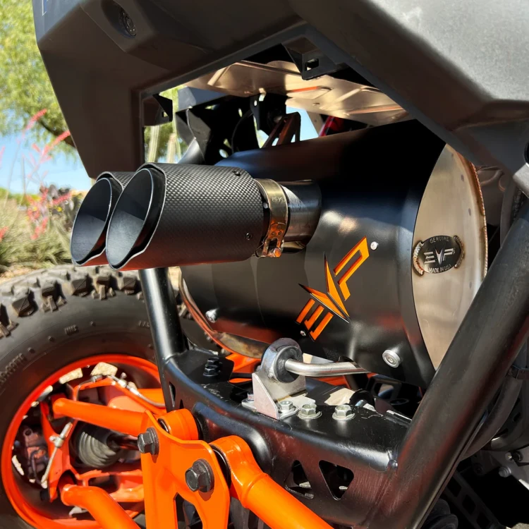 Carbon_Oval_Lifestyle_1024x1024.webp